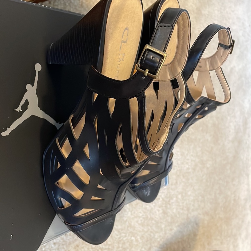 sandals - Picture 2 of 2